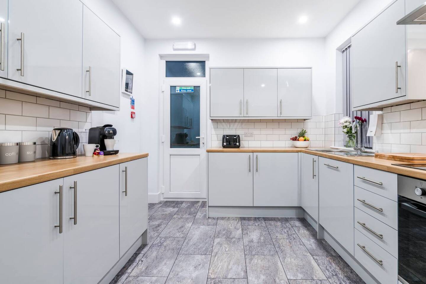 propertyP27532118