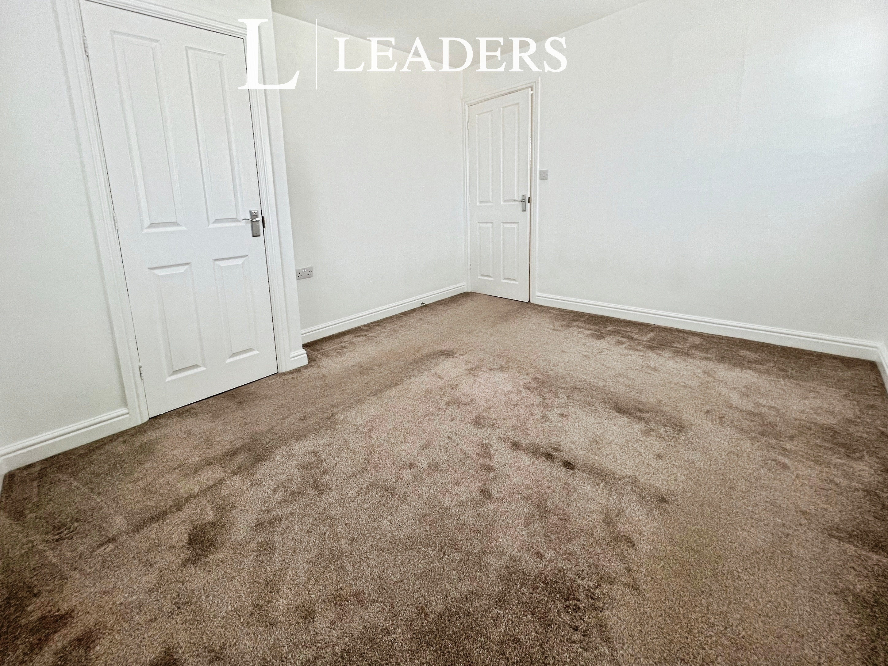 propertyP34824813