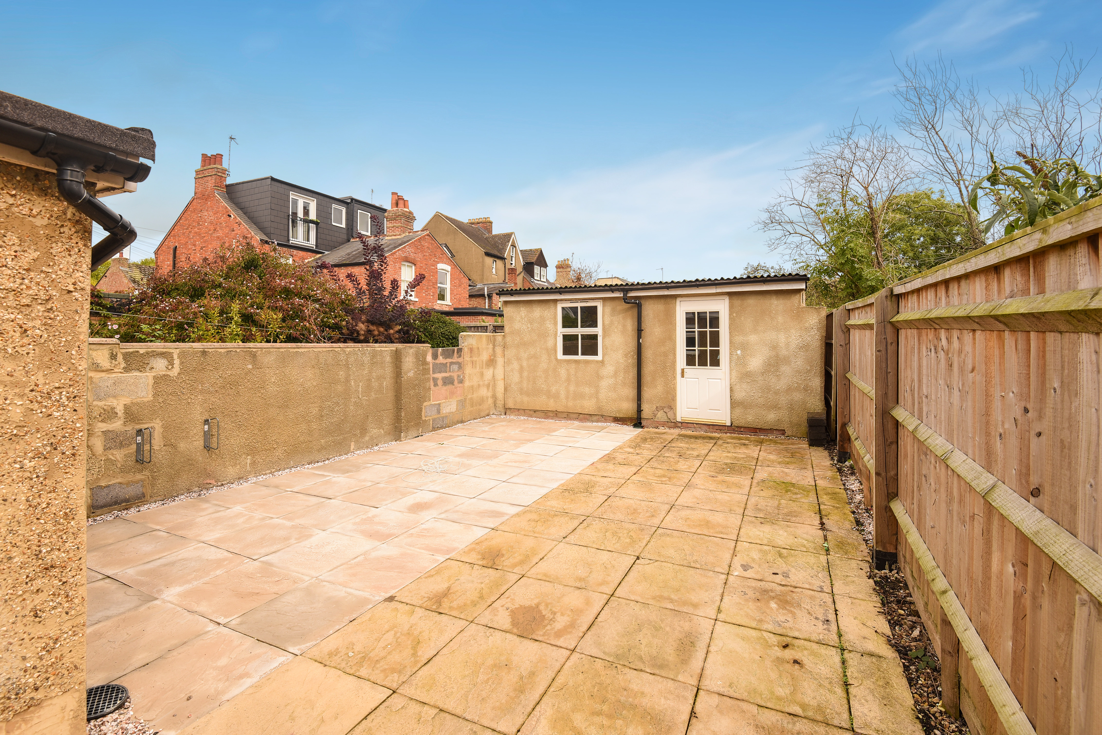 propertyP2068877