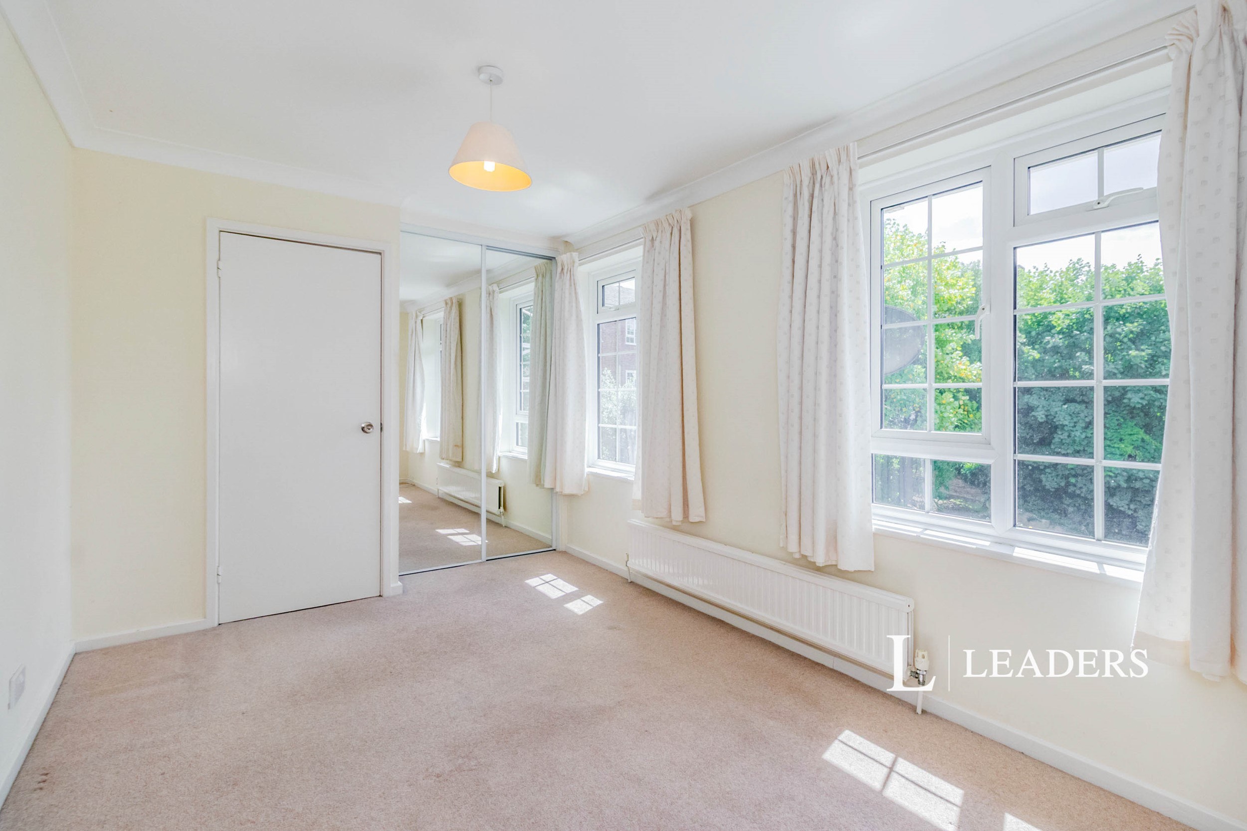 propertyP1002937