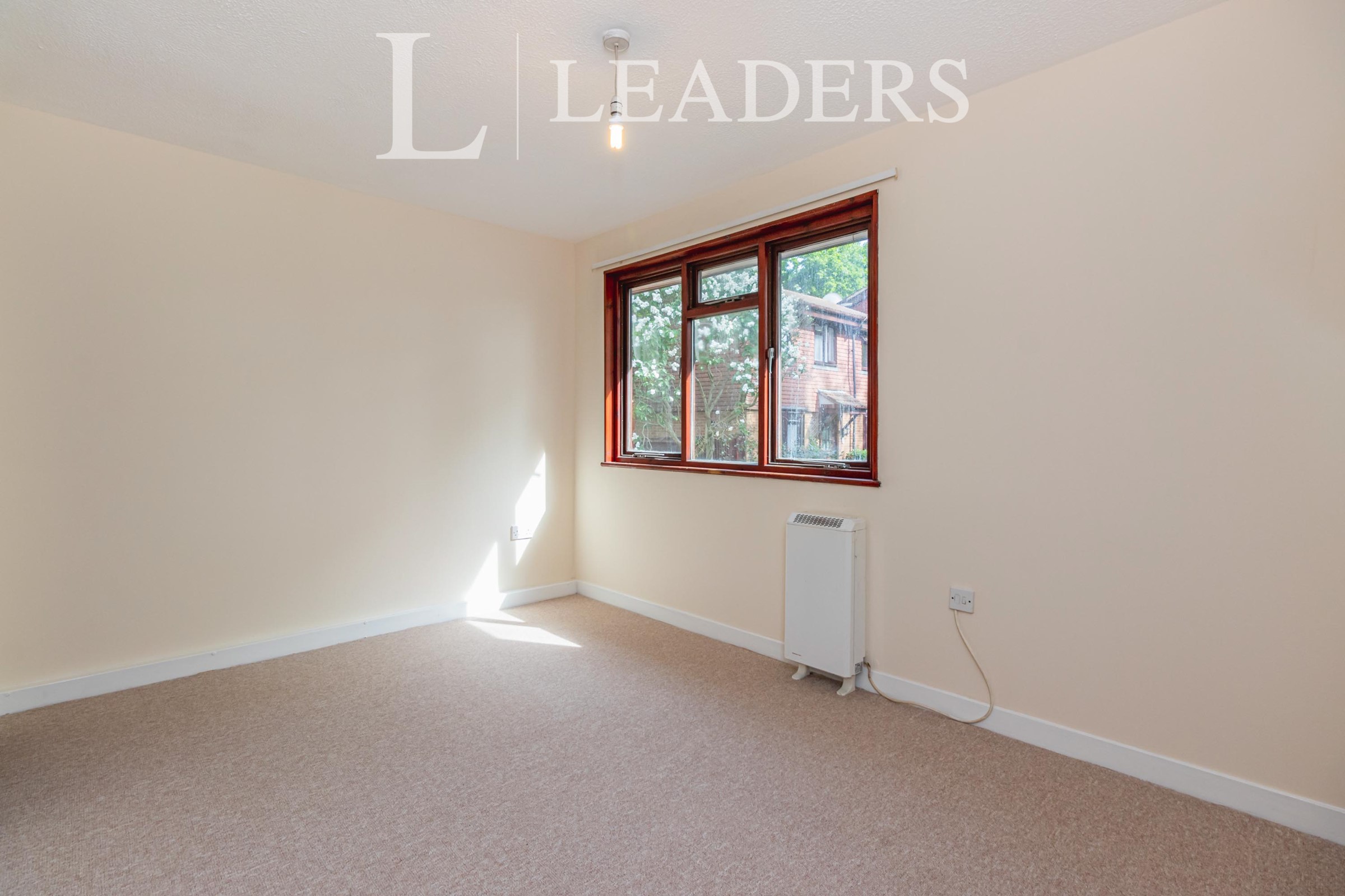 propertyP1073878