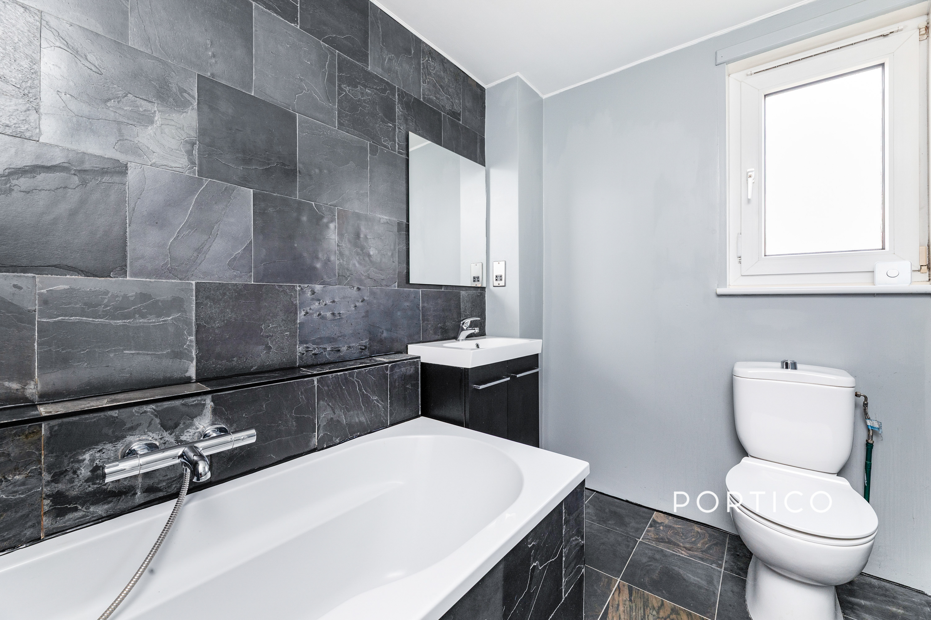 propertyP4687816