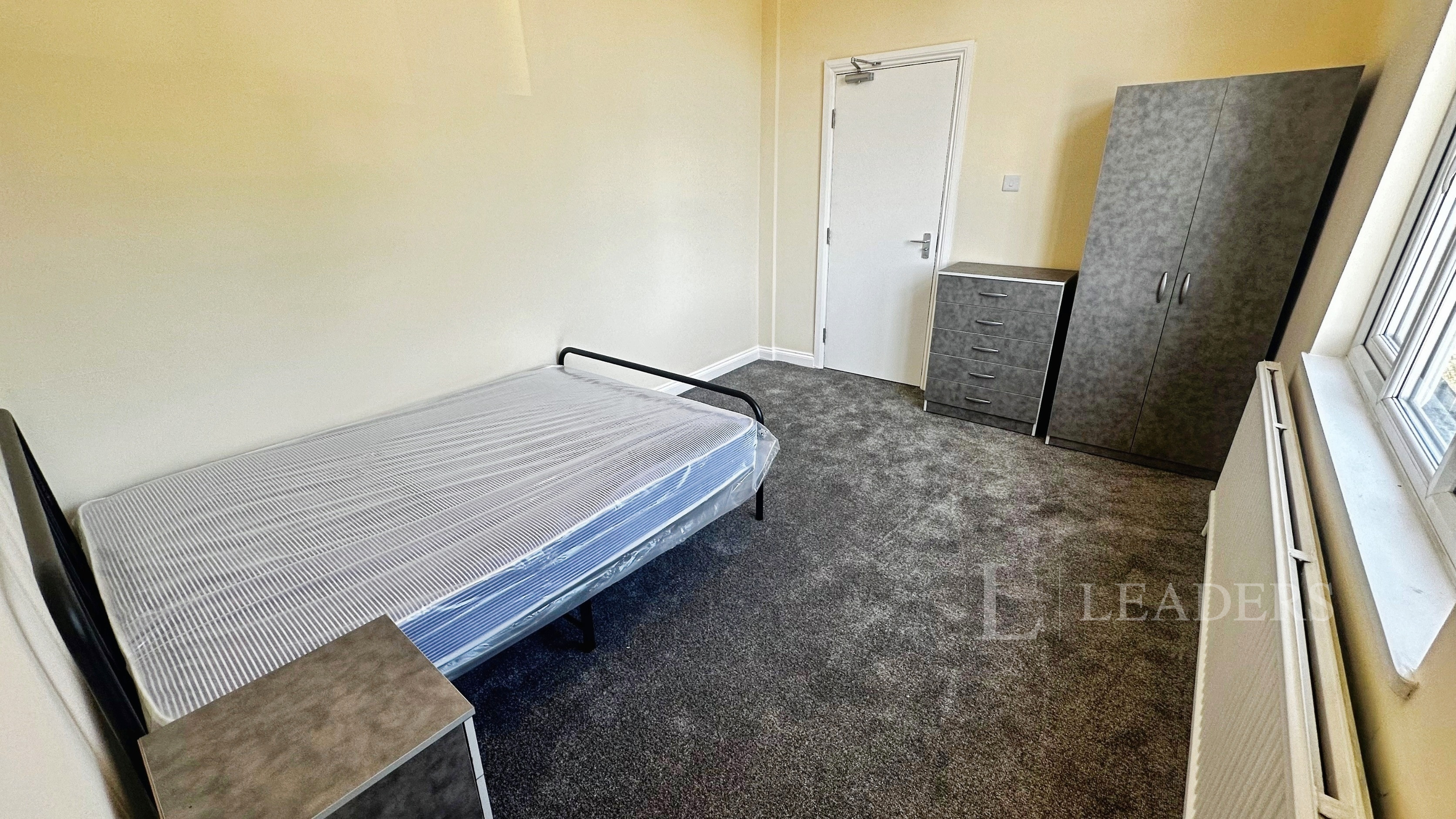 property-P476441-2
