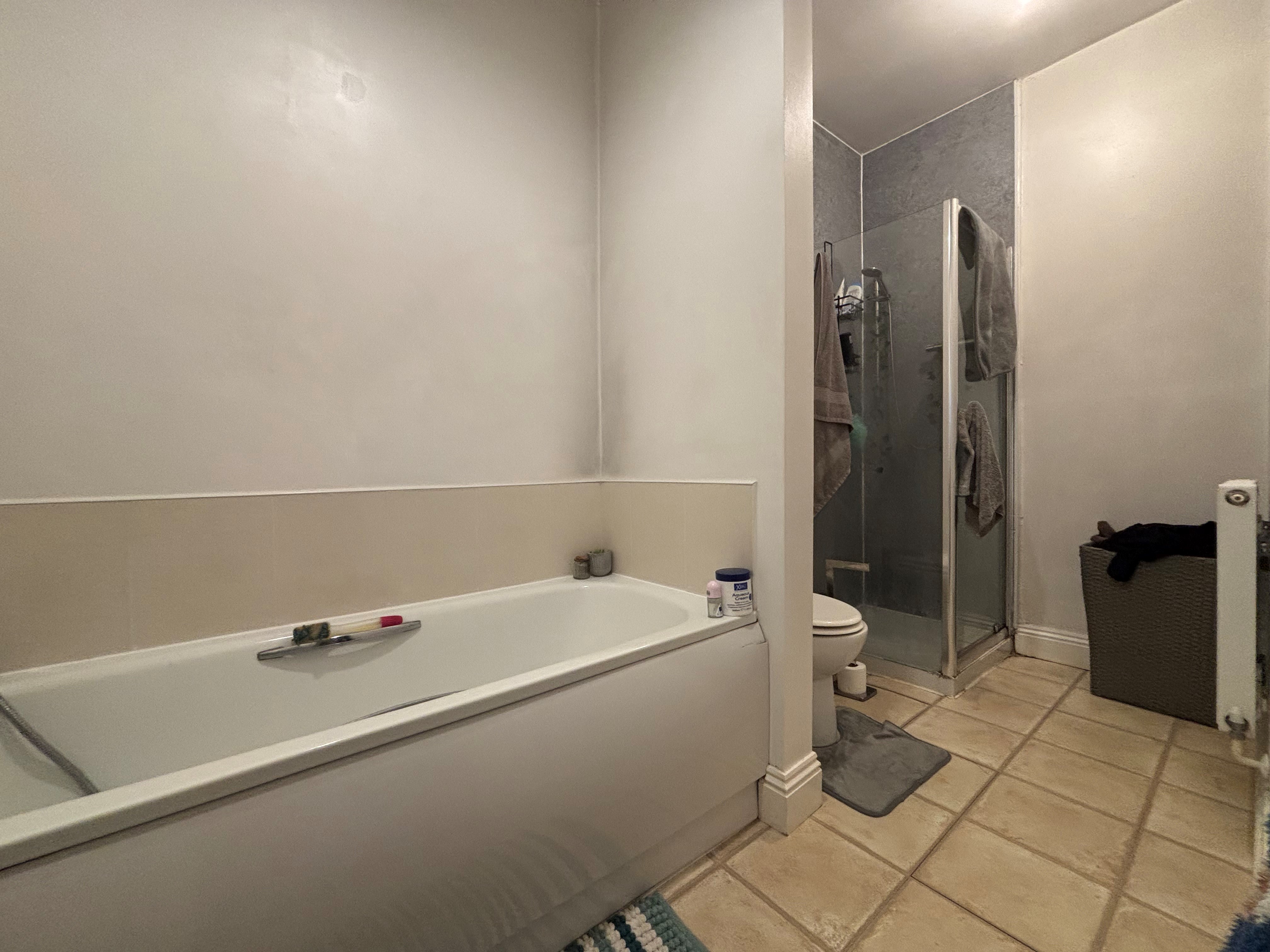 propertyP2549356