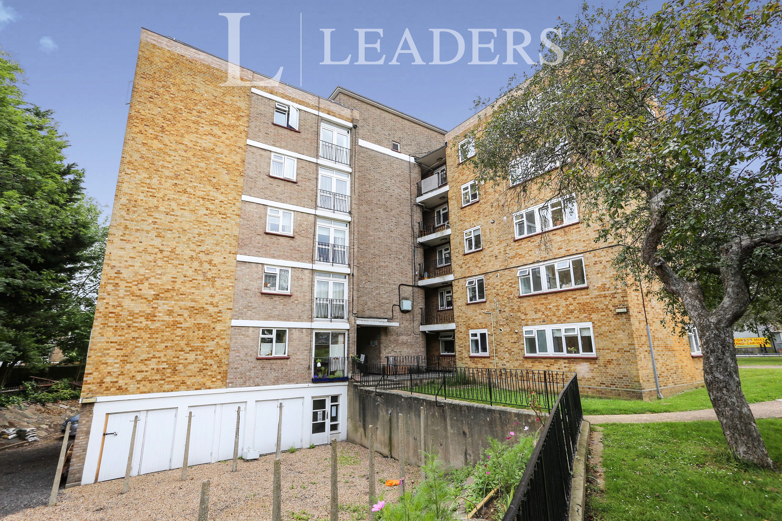 propertyP2556043