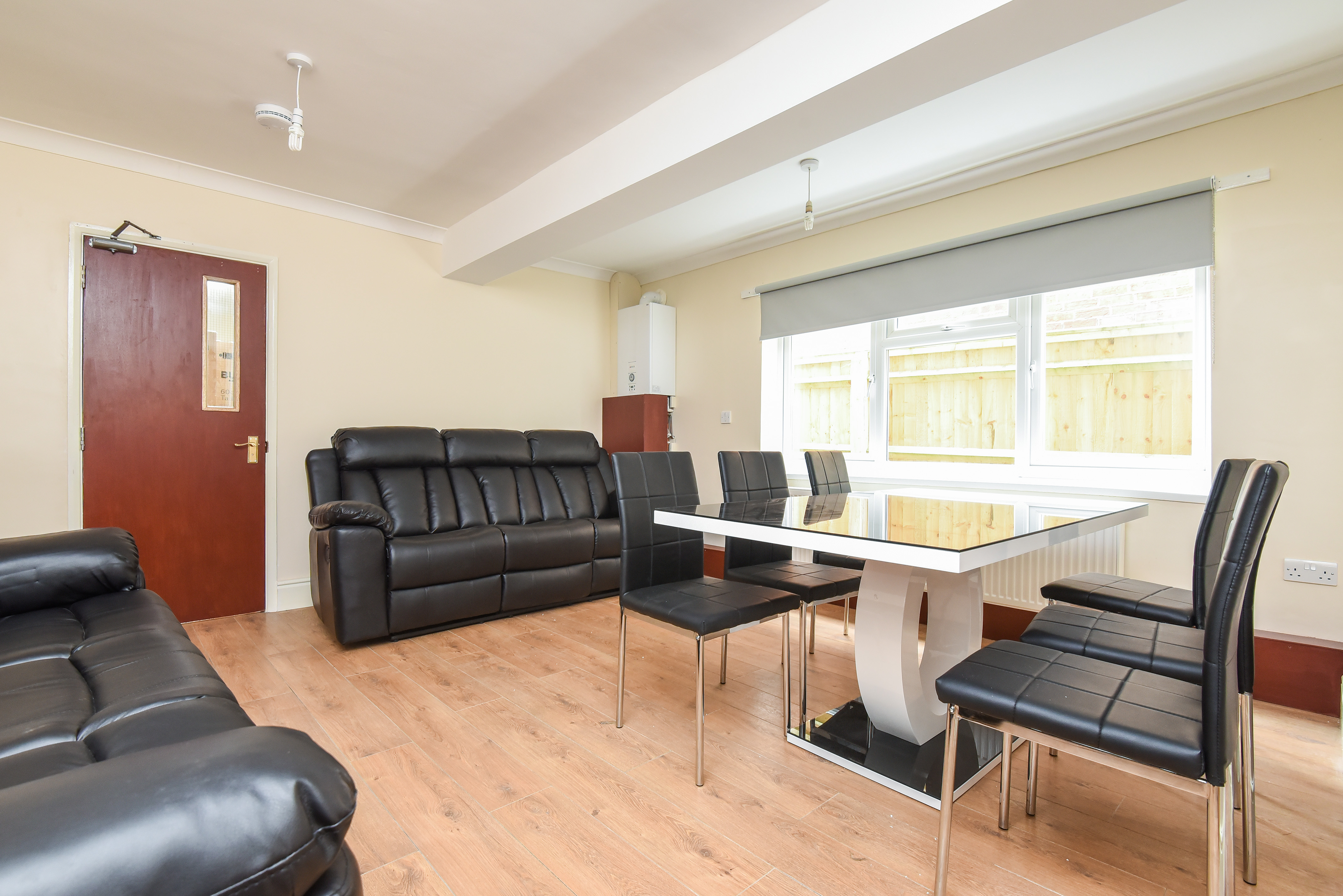 propertyP2068872
