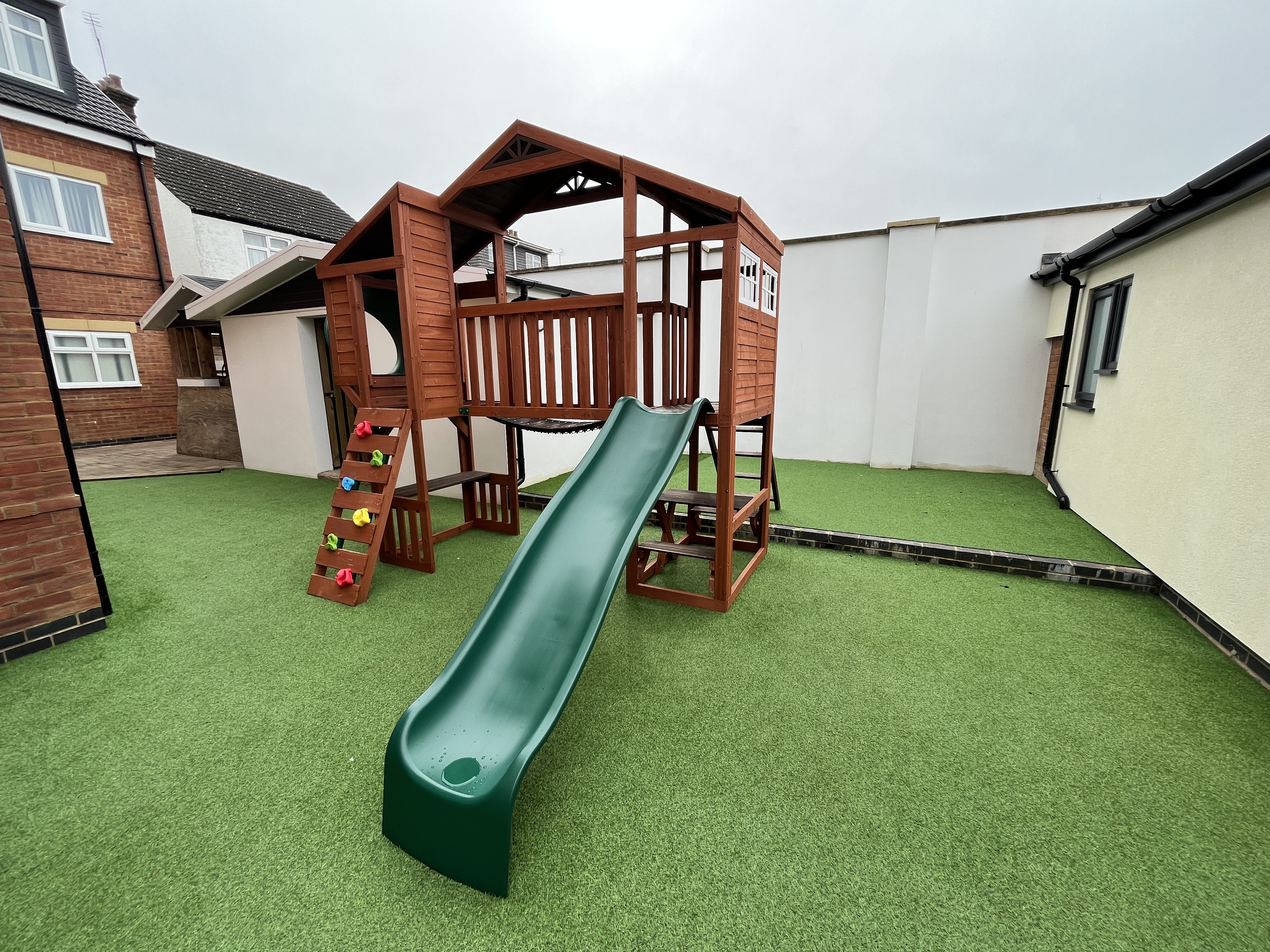 propertyP37943212