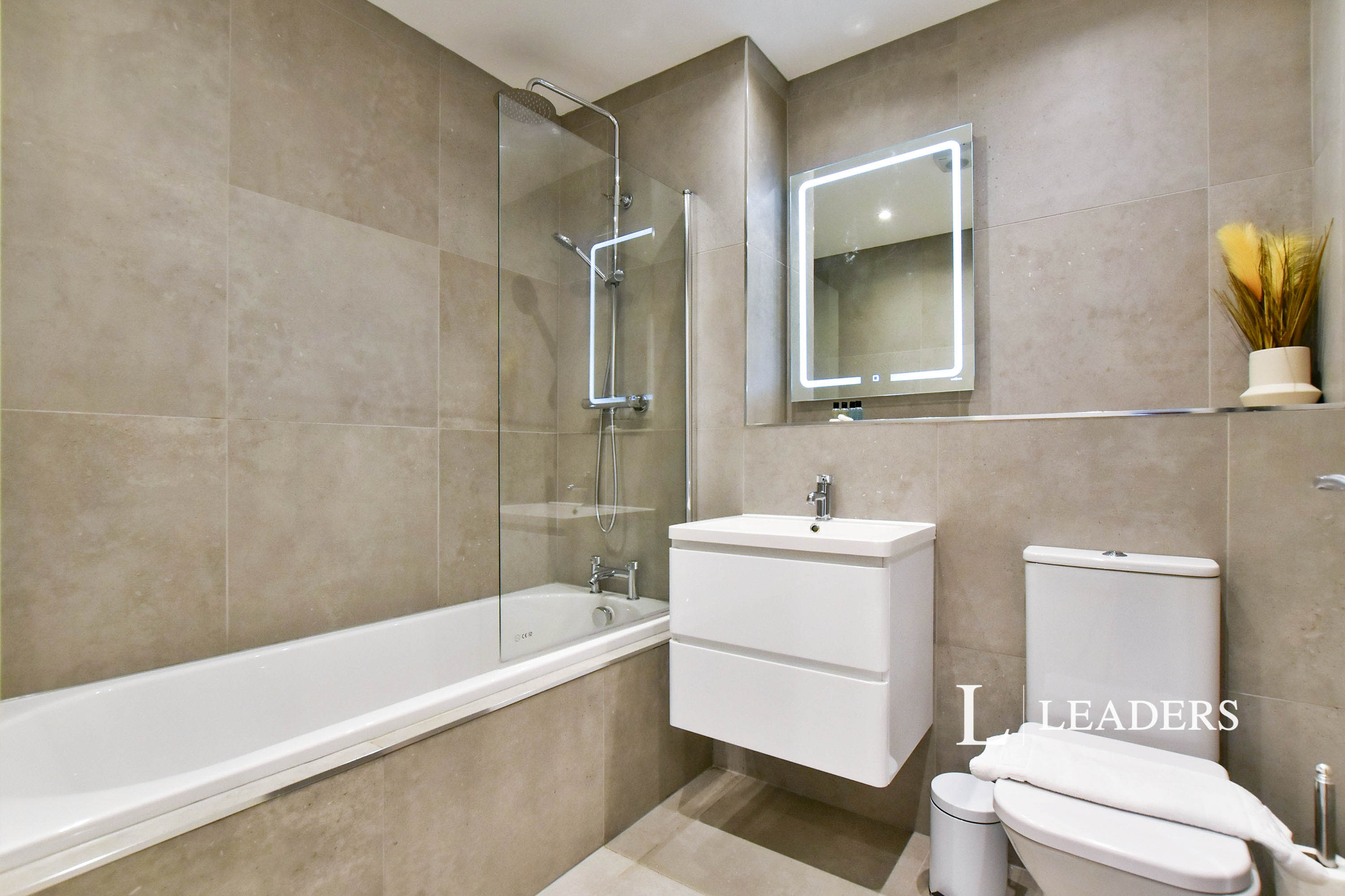 propertyP47293810