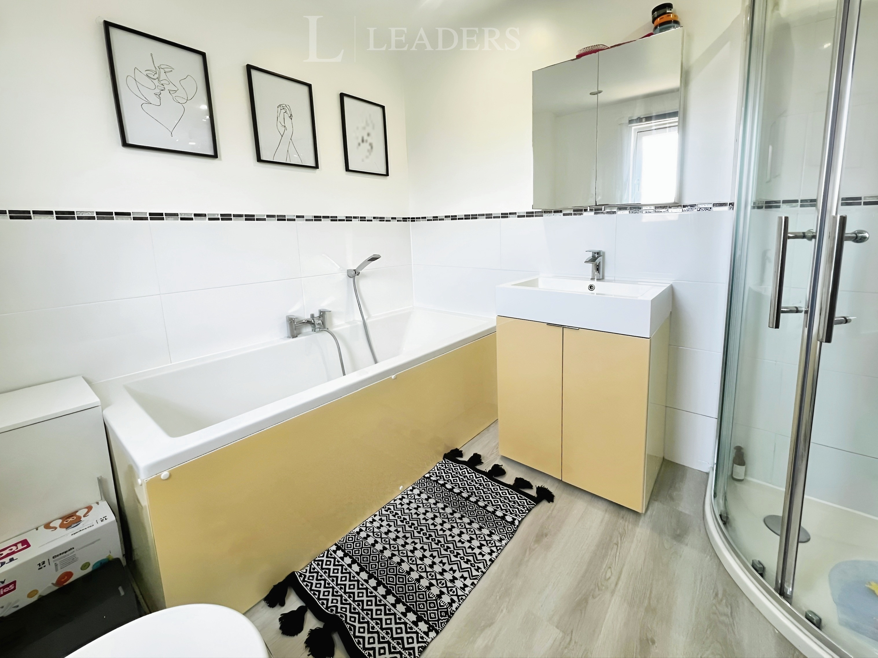 propertyP1570888