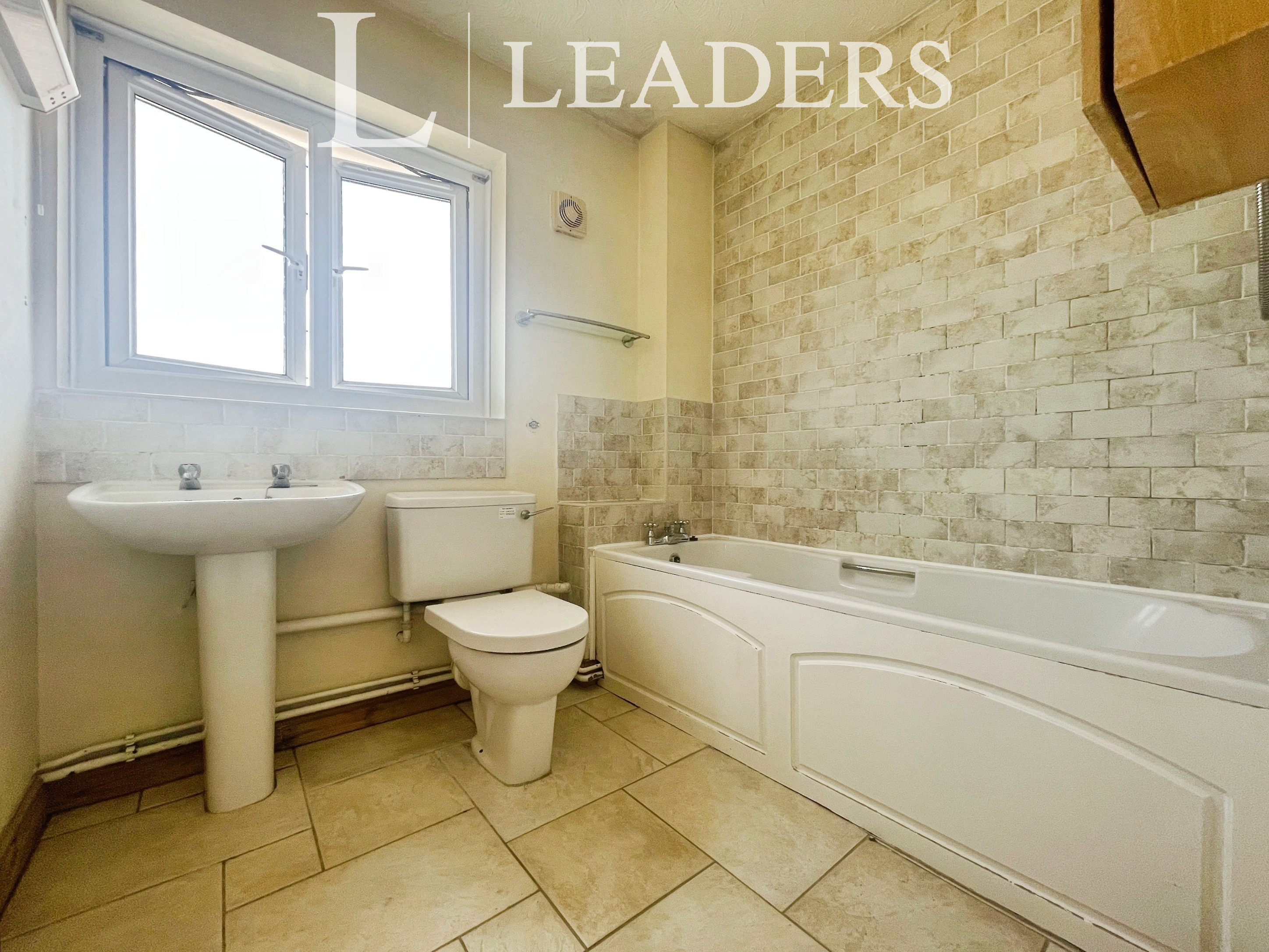 propertyP1646462