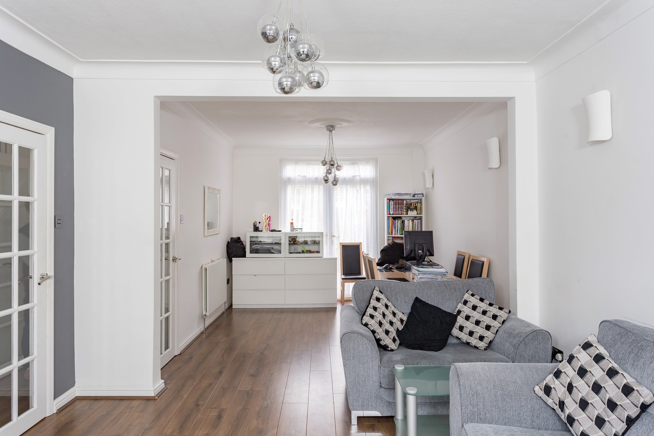 propertyP2869383