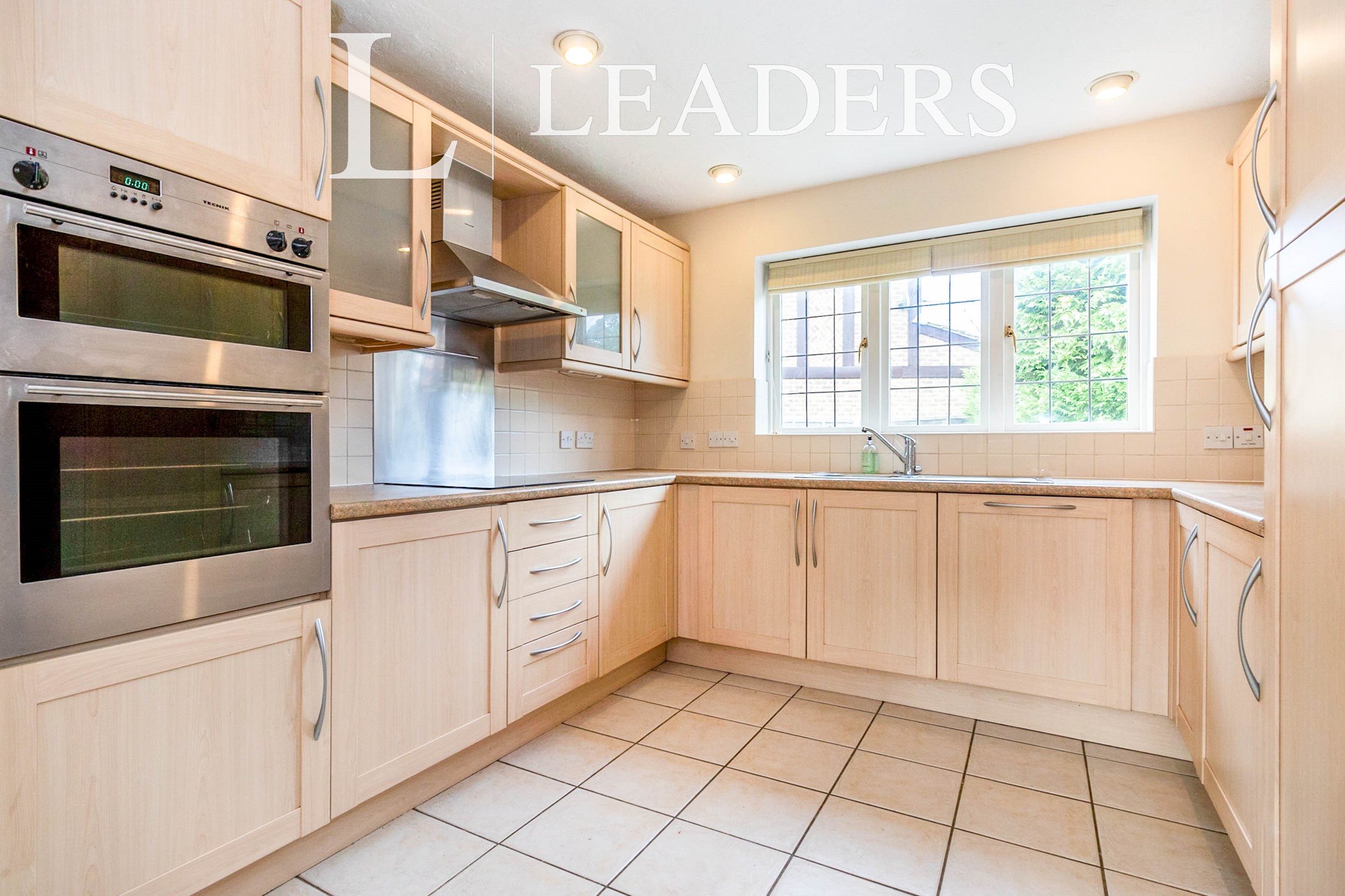 propertyP1073832