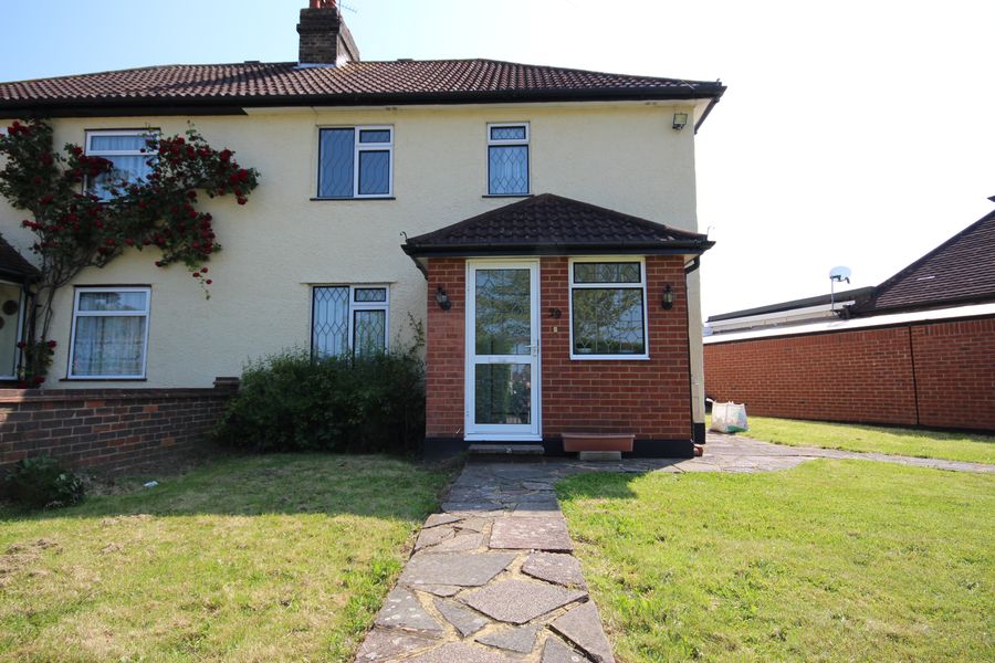 Manor Waye, Uxbridge, UB8 Romans