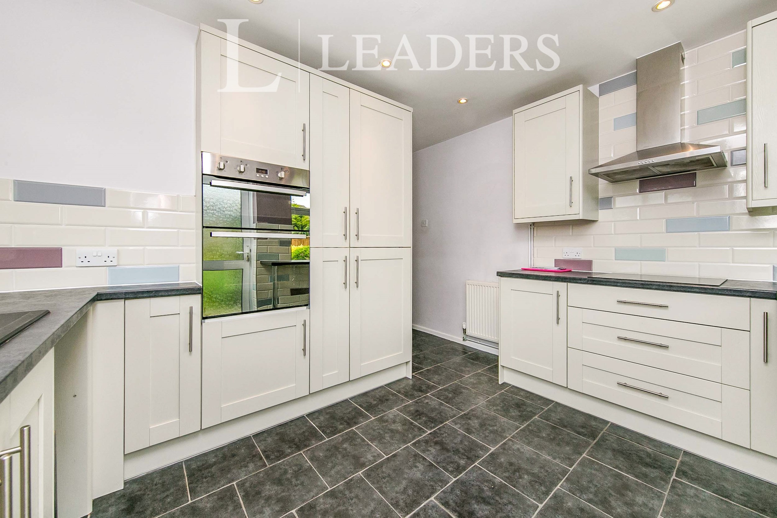 propertyP2947672