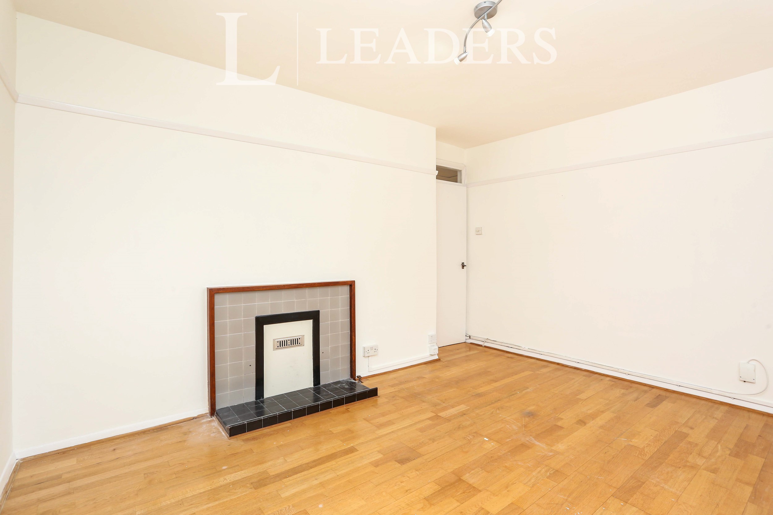 propertyP2556042