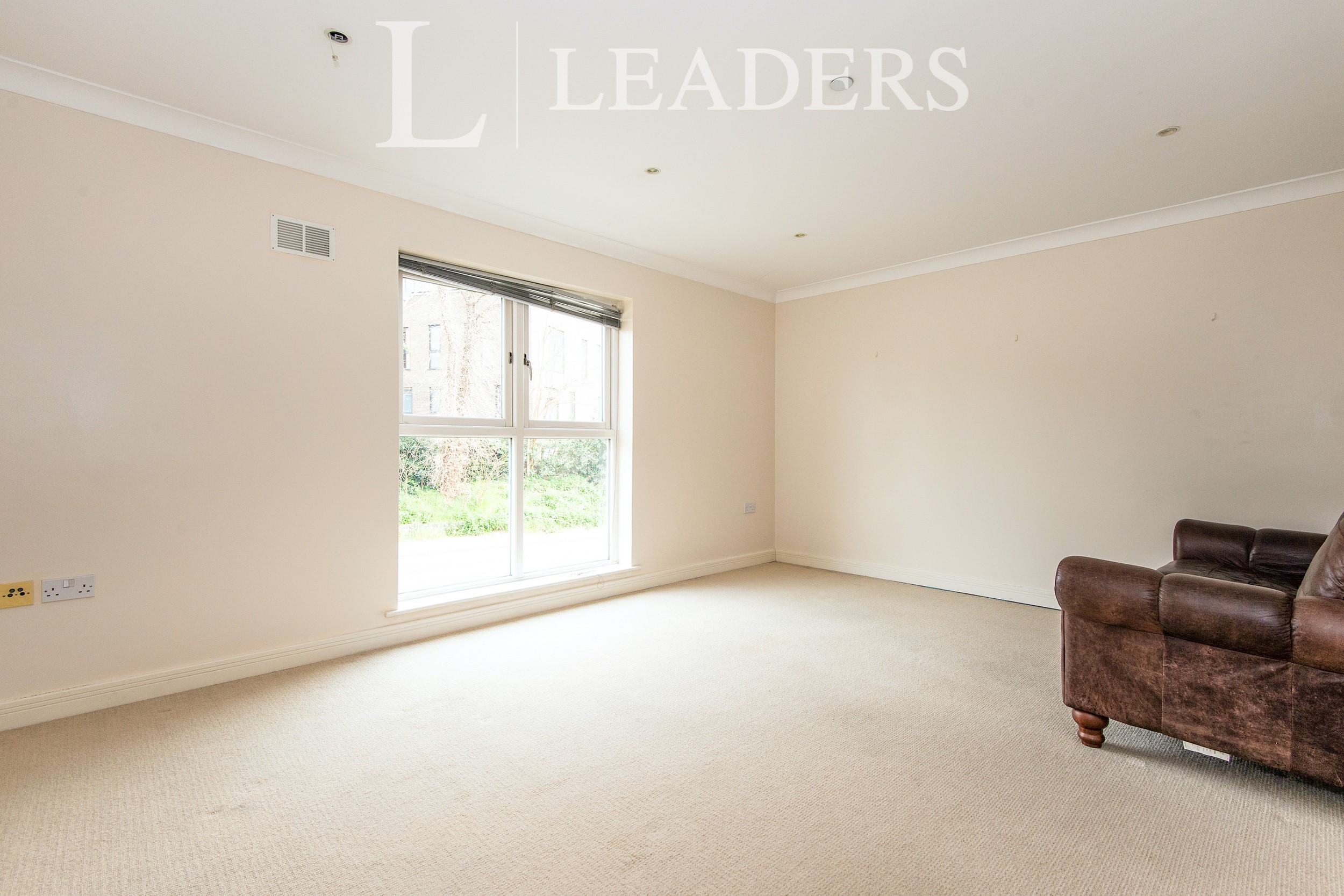propertyP1034675