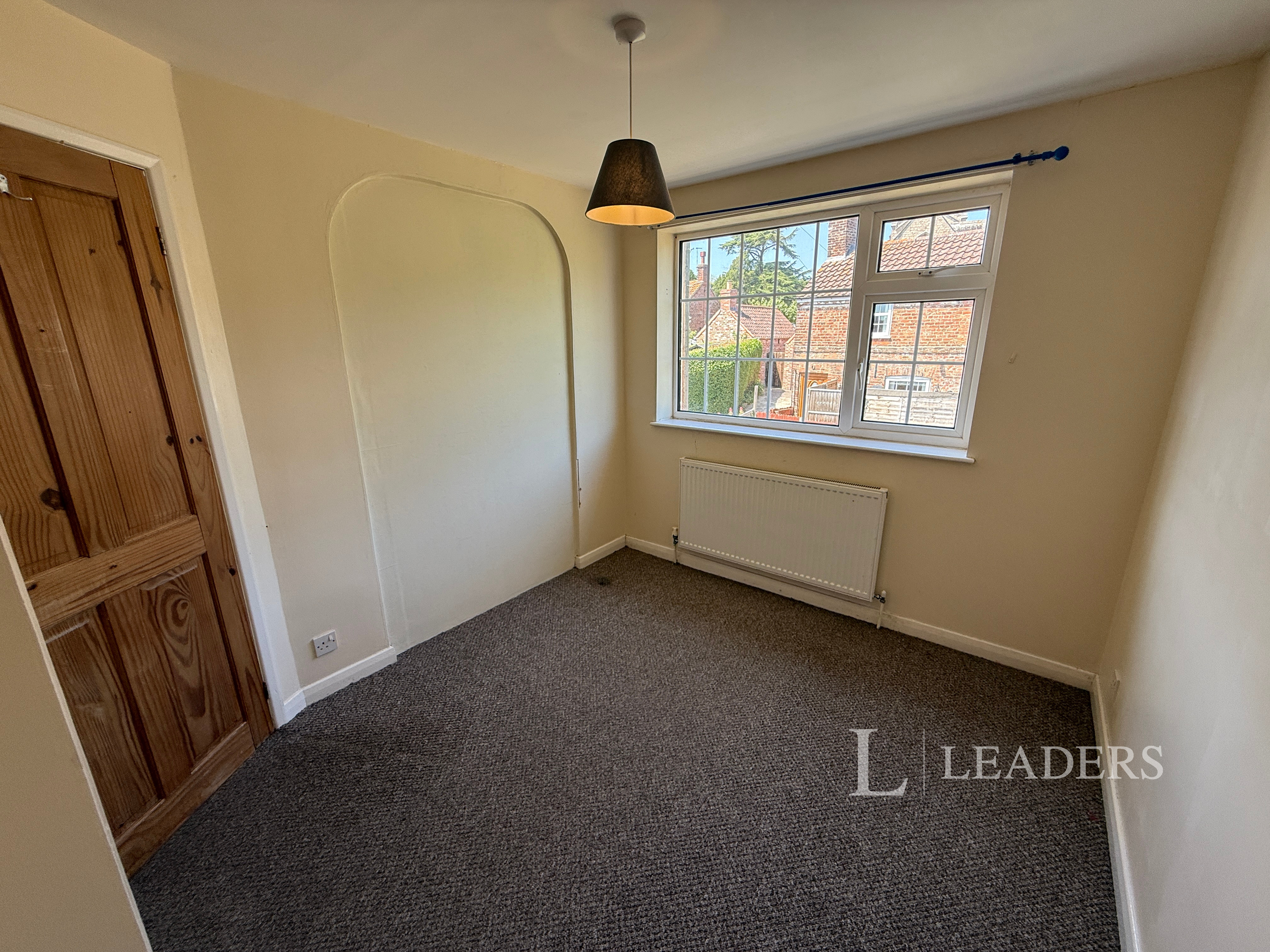 propertyP27604511