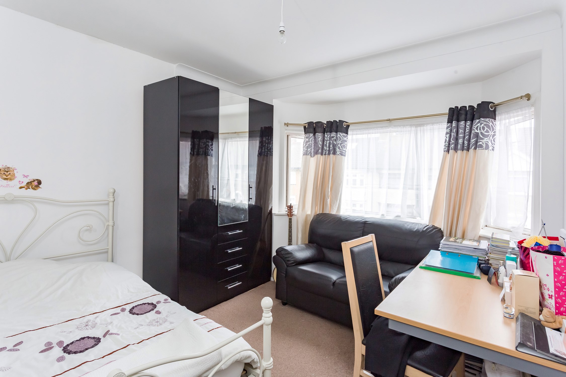 propertyP2869389