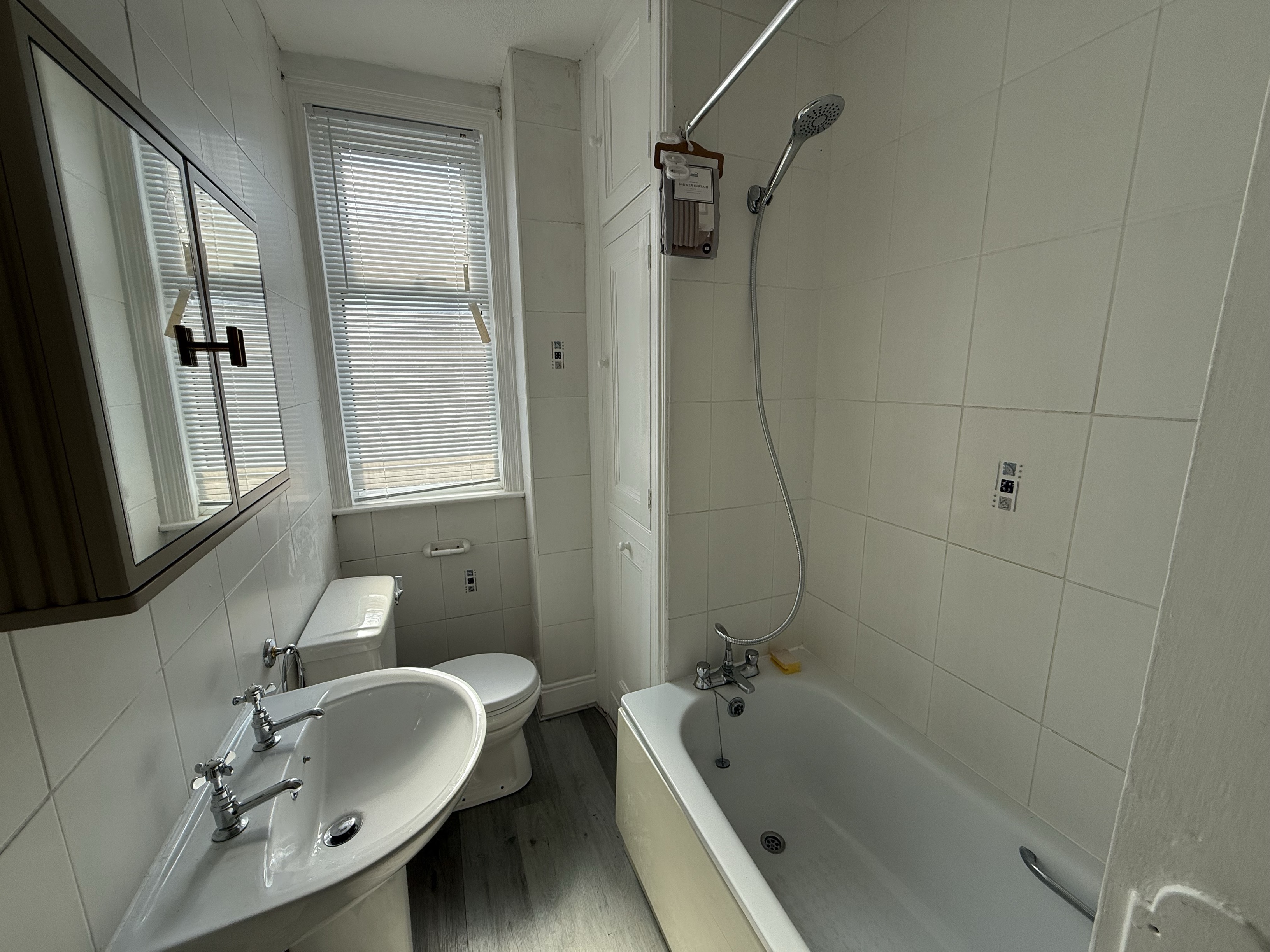 propertyP1755898