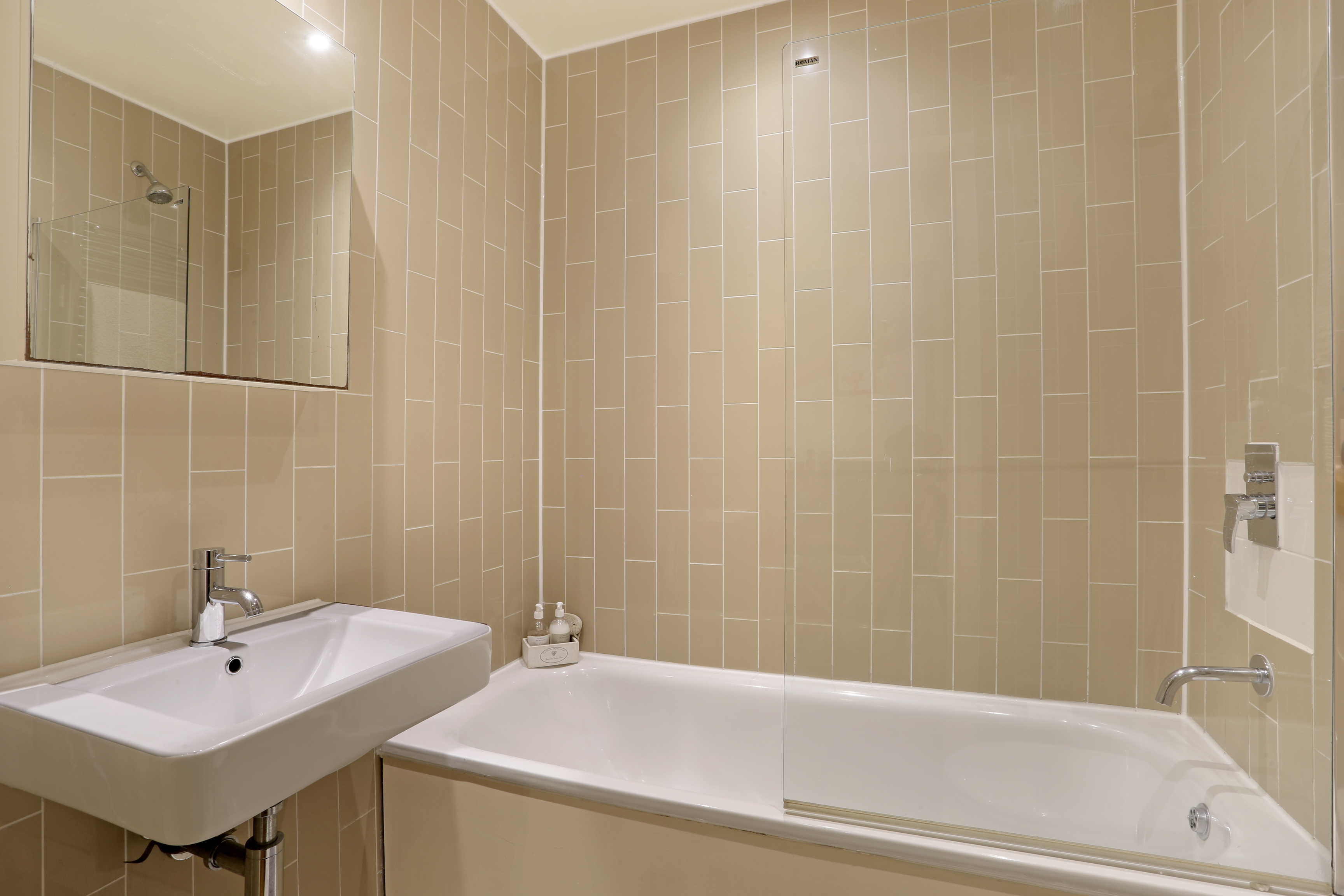 propertyP1939398